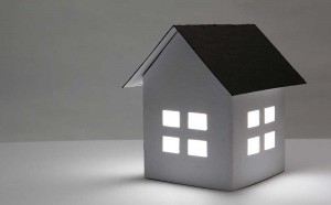 住宅ローンを負担に感じる割合は〇〇%?
