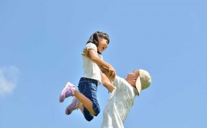後悔するパパが6割…子どもと遊べる時間は今しかない