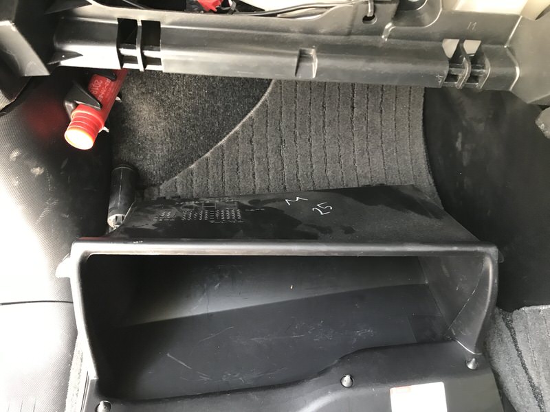 エアコンフィルターのダッシュボード外し方