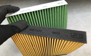 車の維持費を節約しよう!10分でできるエアコンフィルター交換手順