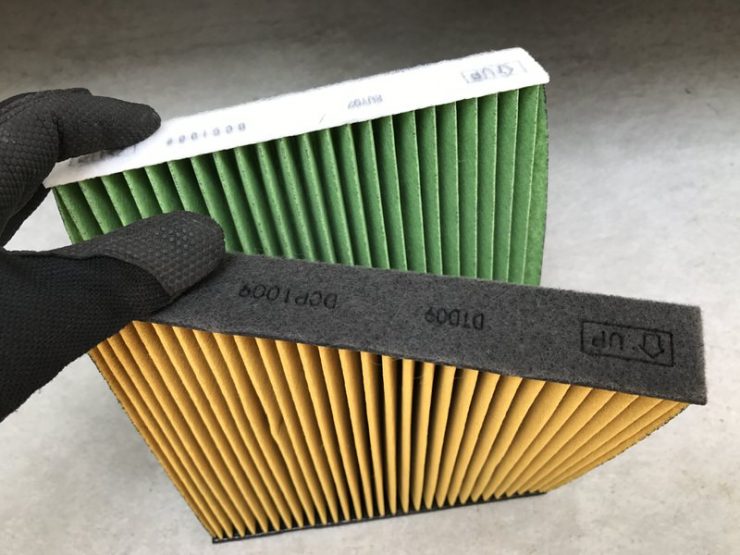 車の維持費を節約しよう!10分でできるエアコンフィルター交換手順