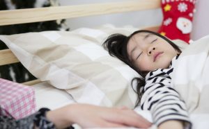 寝かしつけ平均時間15分、「子どもの満足時計を意識して」寝かしつけで悩まなくる方法